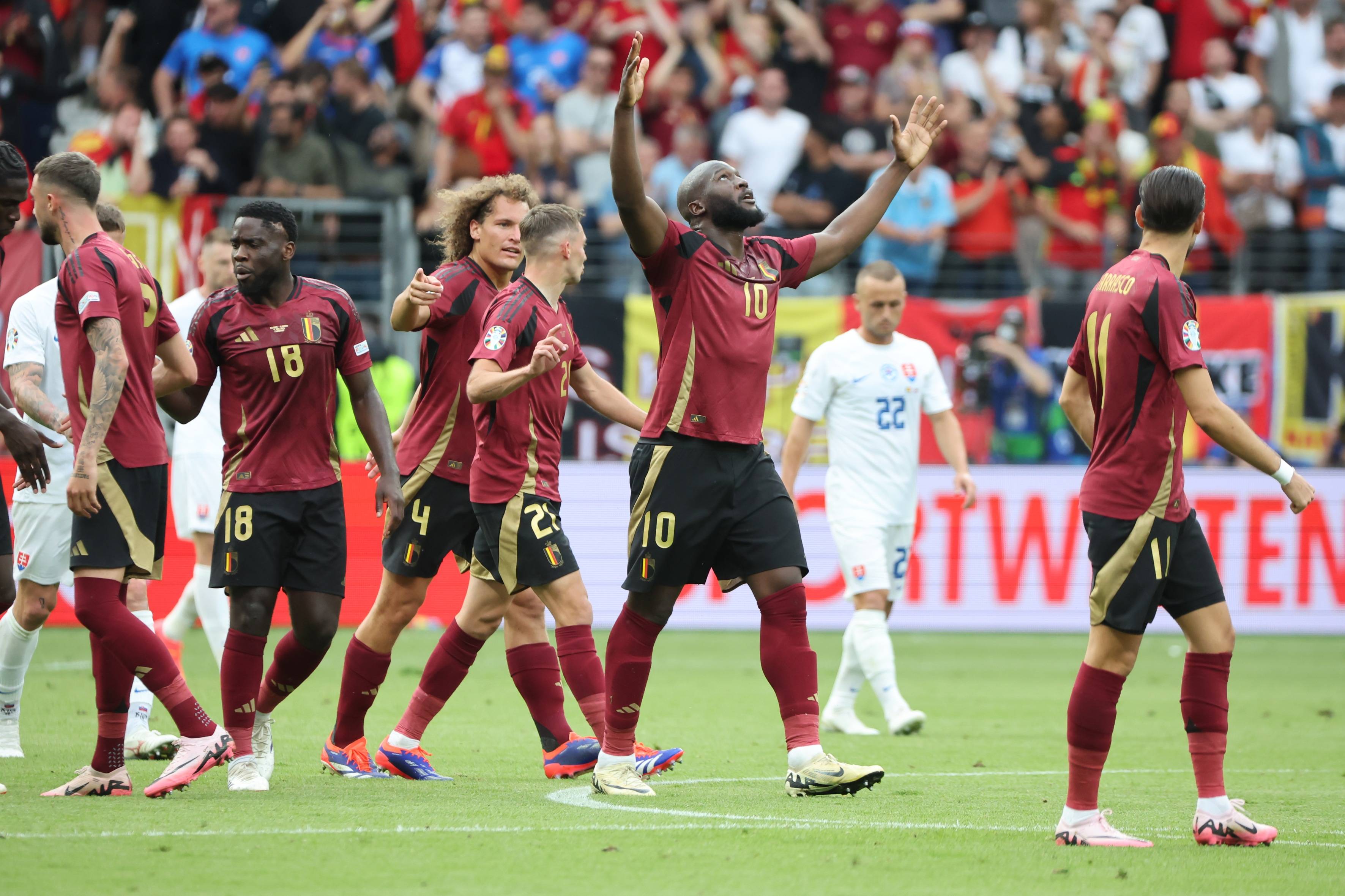 九游体育中国官网-比利时队连续第五次晋级欧洲杯，称霸射手榜的简单介绍