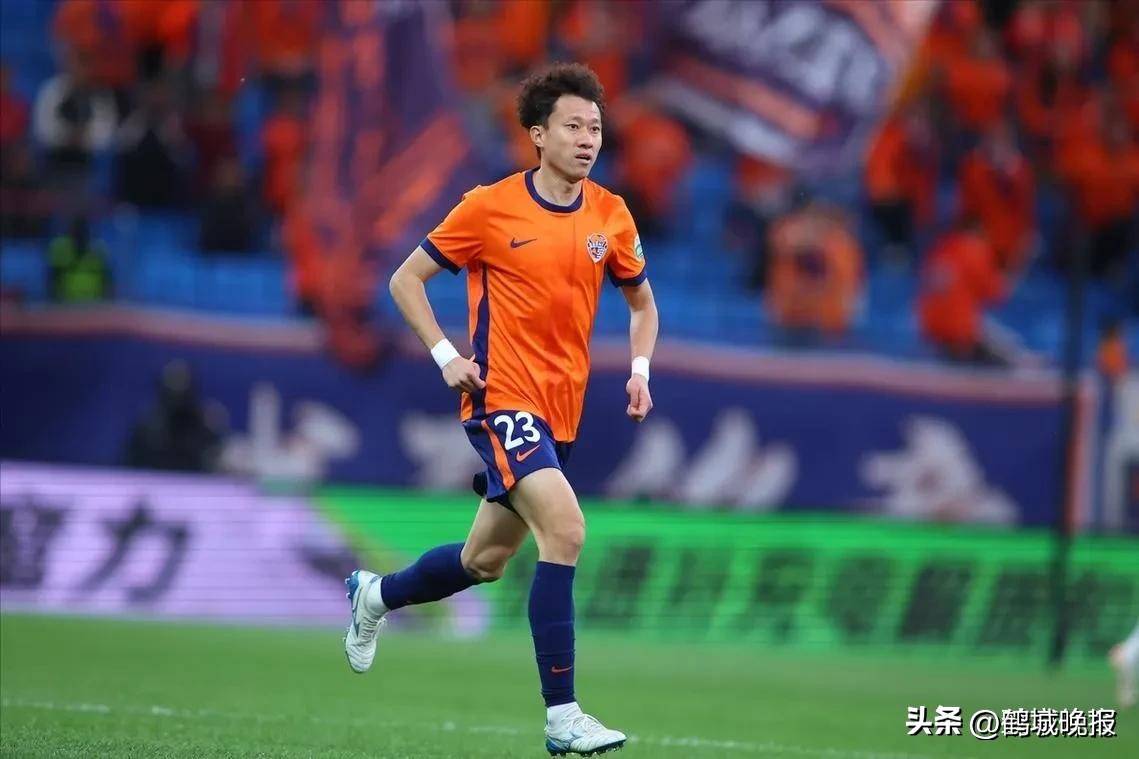 九游体育官方登录入口-关键比赛收获胜利，球队信心大增