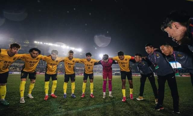 精彩绝伦的欧洲职业足球赛事,球迷热情高涨 精彩绝伦的欧洲职业足球赛事,球迷热情高涨