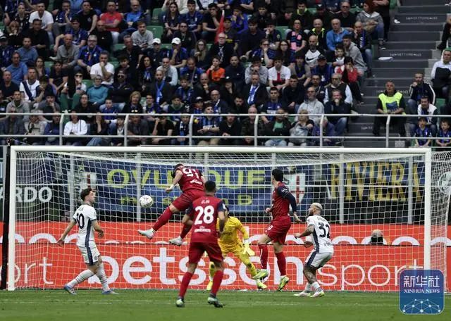 九游体育在线登录-意甲赛场惊现冷门，球迷探讨原因