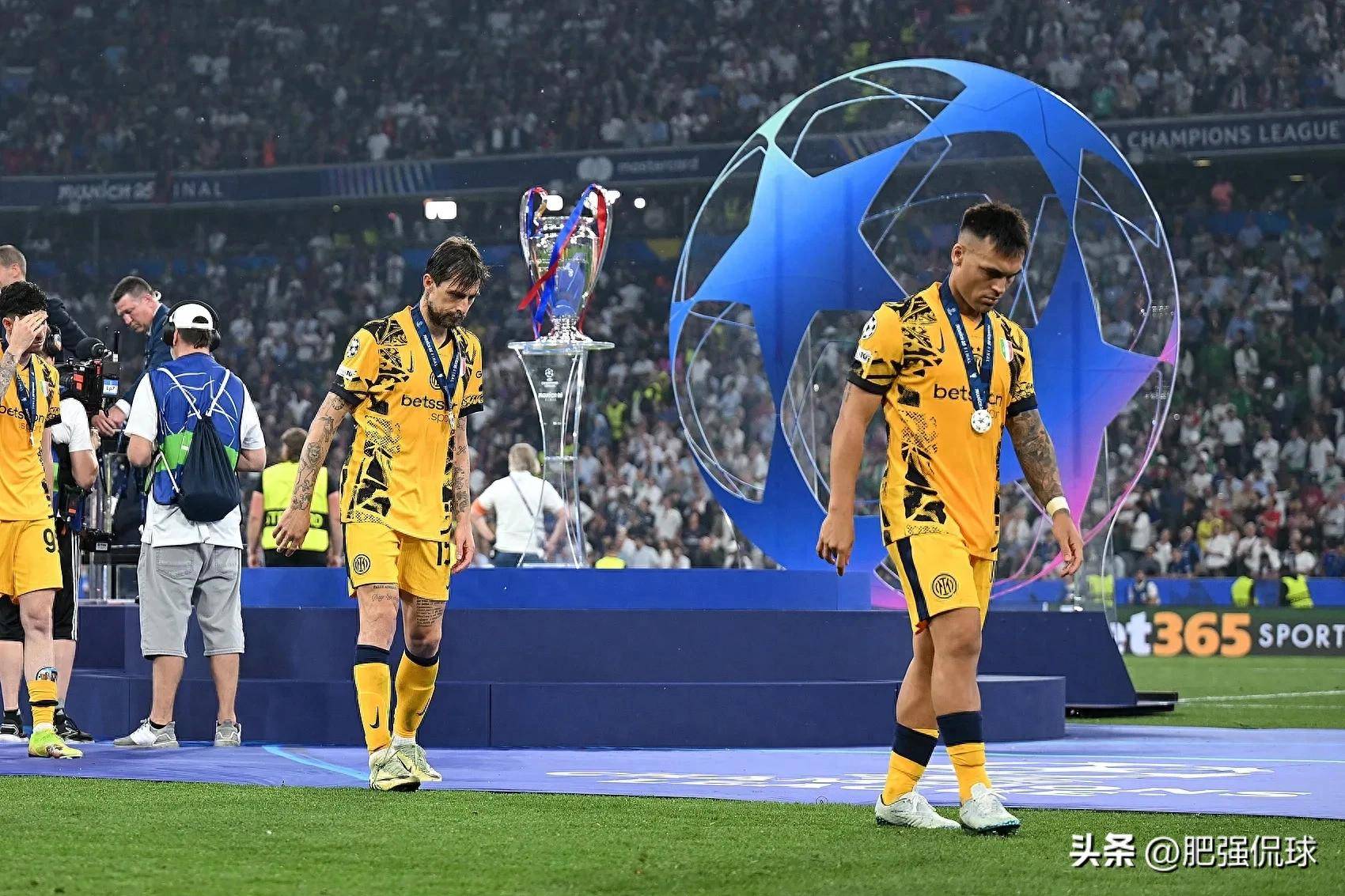 九游体育入口-包含阿贾克斯惊险胜出，晋级欧冠半决赛的词条