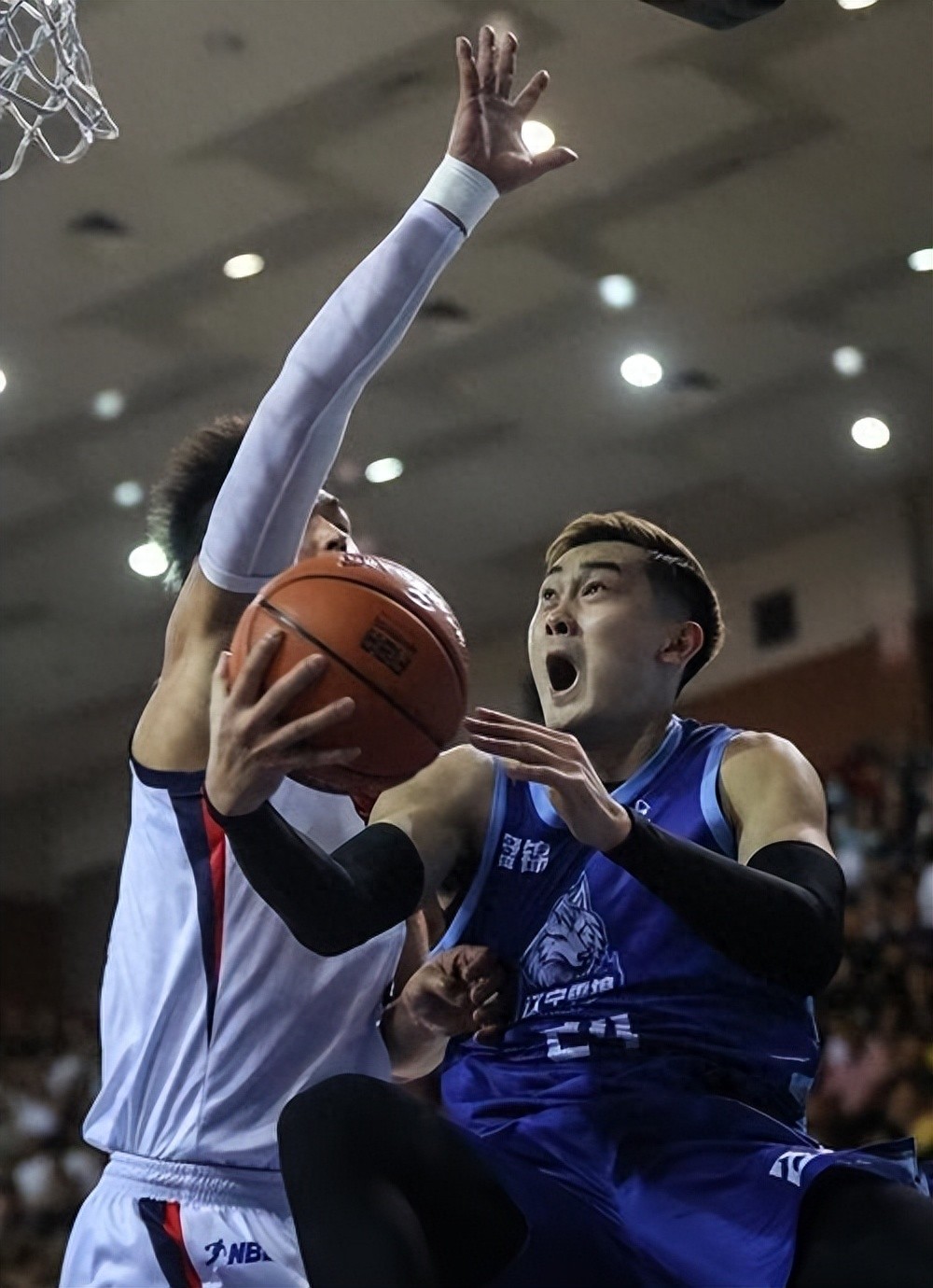 辽宁队展现出色表现，轻松赢得比赛的简单介绍