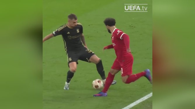 九游体育app-法国足球赛场上的精妙过人技术