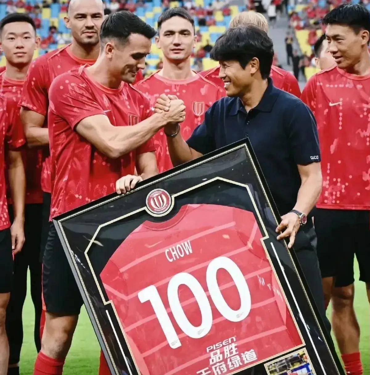 比赛中球员的团队配合得到表扬