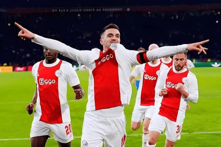 九游体育登录-阿贾克斯神奇逆袭，实力无人能敌的简单介绍