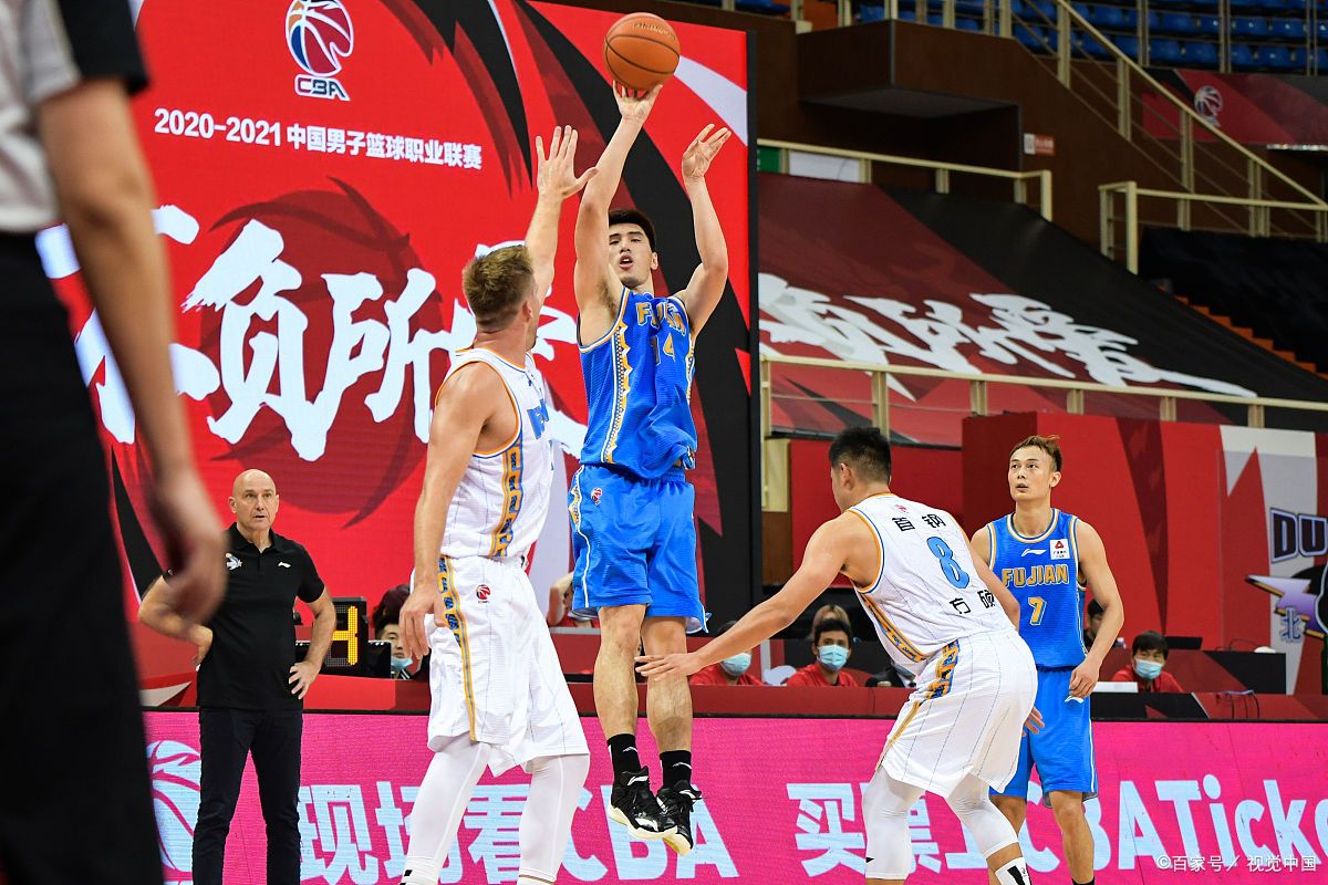 关于球队夺取全球杯篮球赛冠军,掀起狂欢的信息 关于球队夺取全球杯篮球赛冠军,掀起狂欢的信息