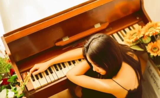 九游体育亚洲官网-关于高水平比赛掀起热潮，观众沉浸其中难以自拔的信息