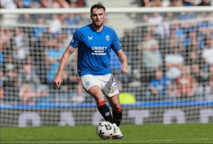 欧冠比赛中,球星们尽显高超技术 欧冠比赛中,球星们尽显高超技术