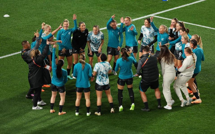 新西兰女足队员在友谊赛中表现出色!的简单介绍 新西兰女足队员在友谊赛中表现出色!的简单介绍