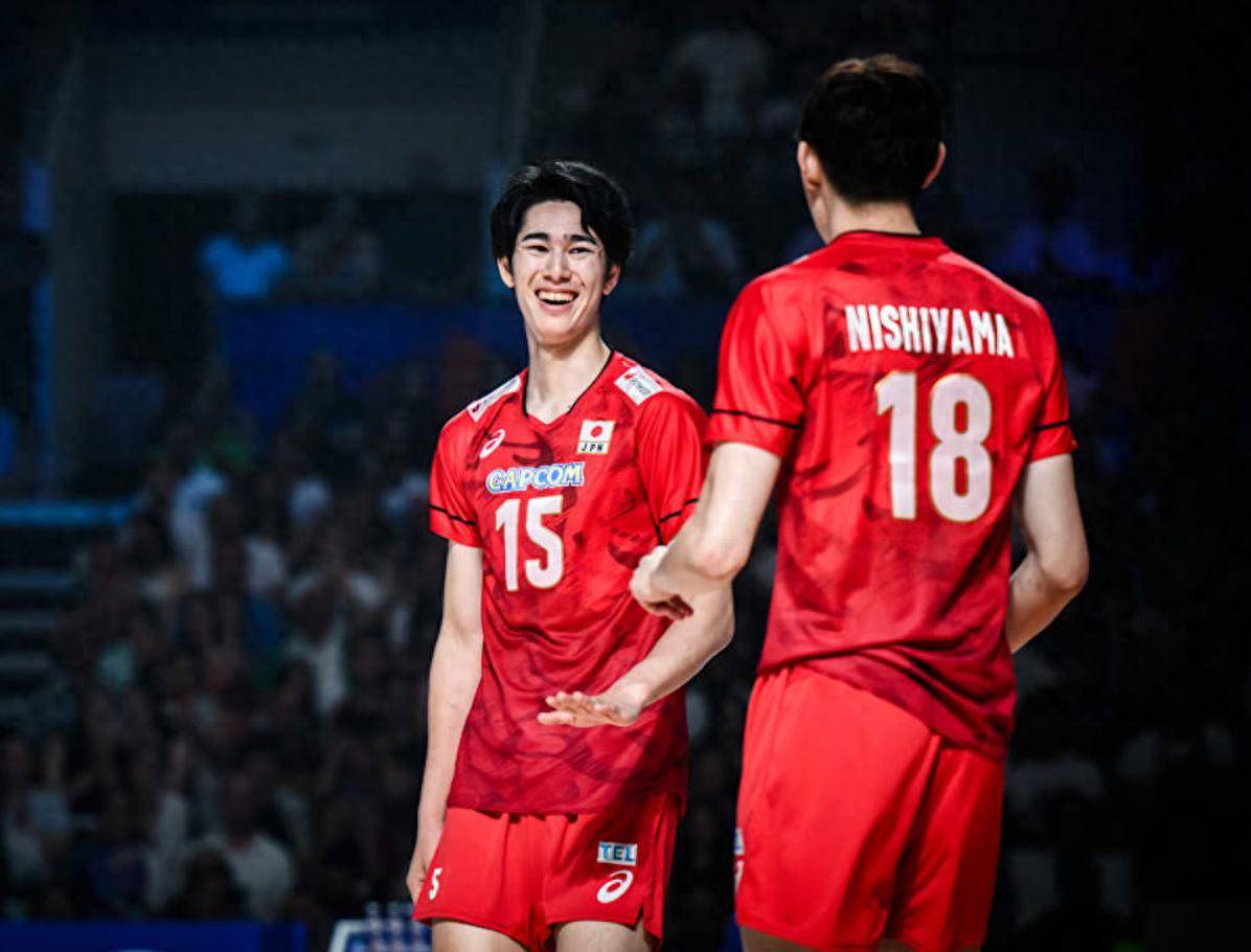 日本球员爆发力压对手，带领球队取得胜利的简单介绍