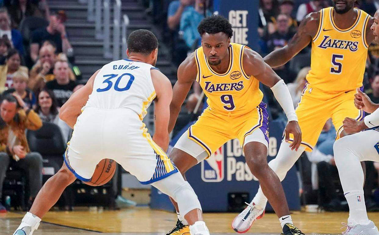 勇士击败湖人，取得连胜