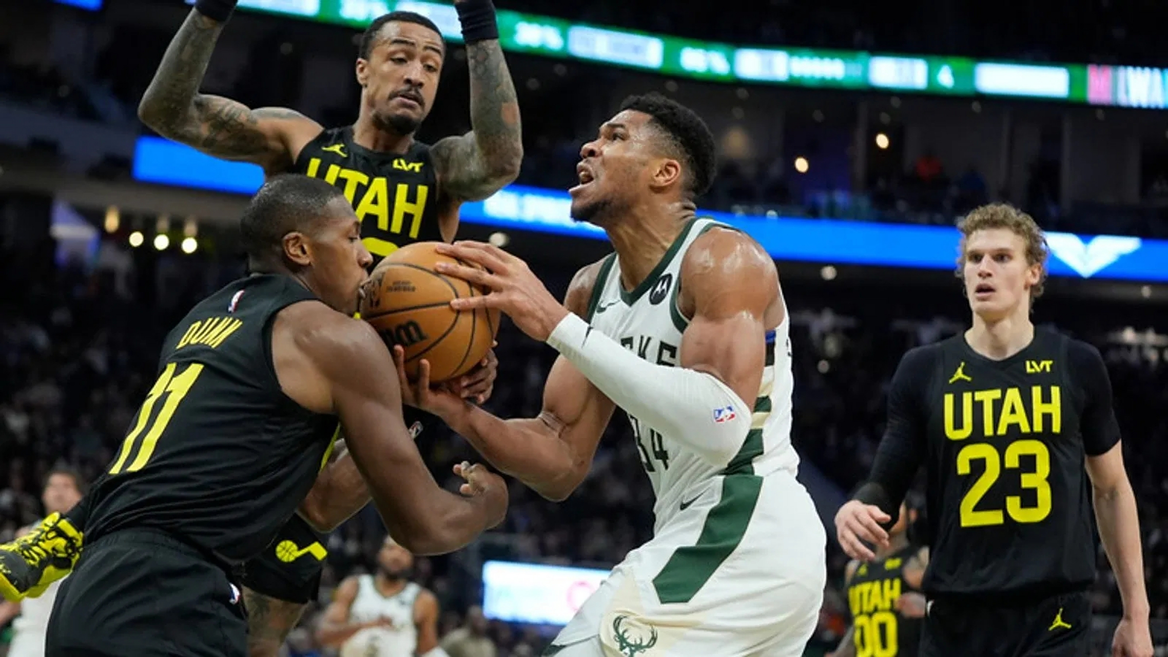 九游体育网页版入口-雄鹿主场惨遭爵士逆转，主帅苦着脸离场